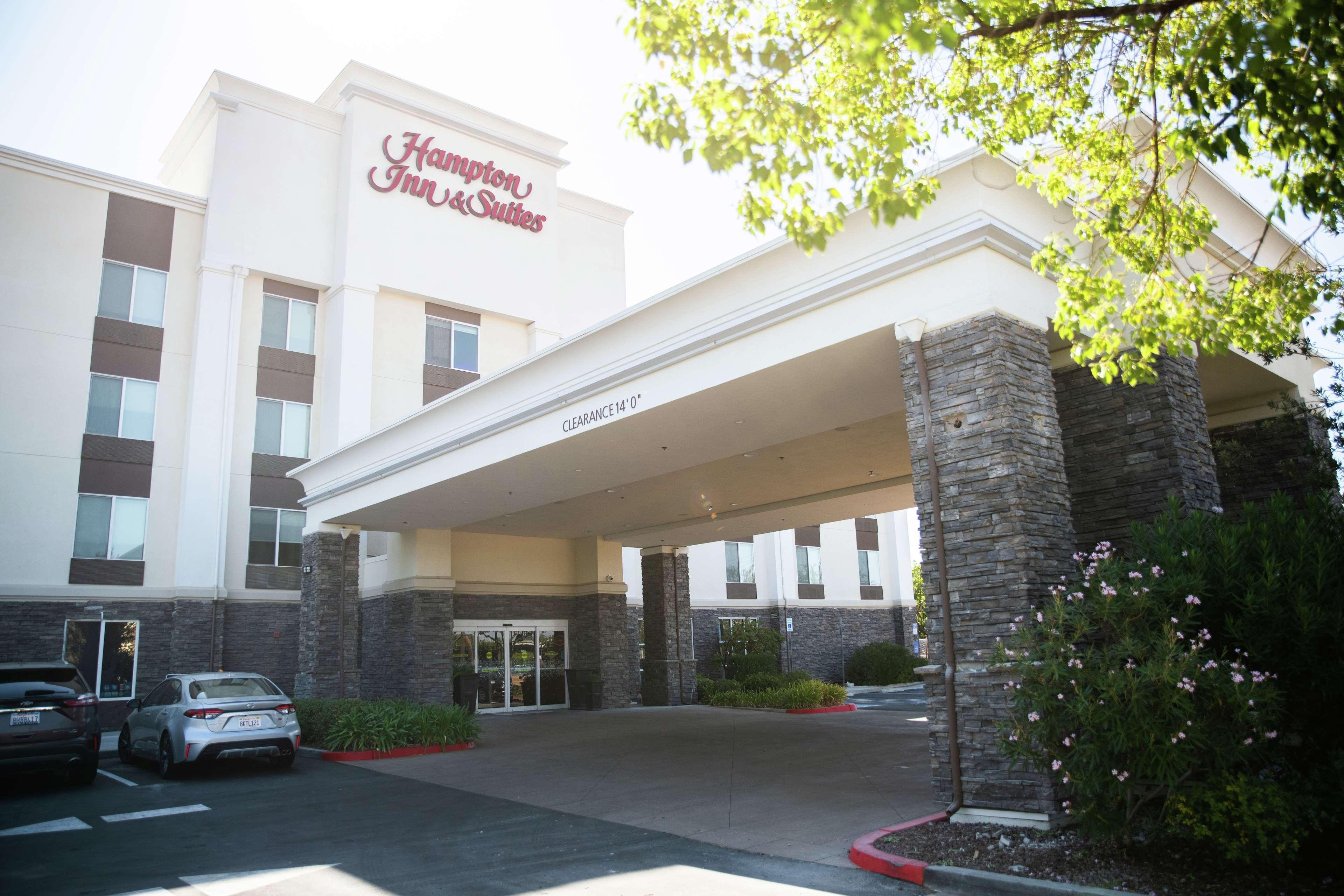 Hampton Inn & Suites Fresno Esterno foto